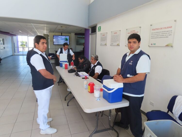 Refuerzan salud estudiantil con jornada de vacunación en la UPV