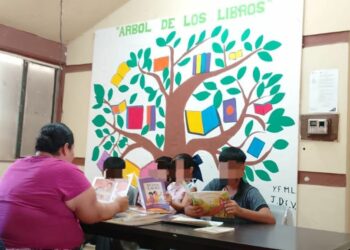 Adolescentes en conflicto con la Ley Penal y sus familias crean “El árbol de los libros” en Reynosa