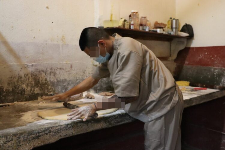 CEDES Victoria invita a la población a adquirir Rosca de Reyes elaborada por PPLs