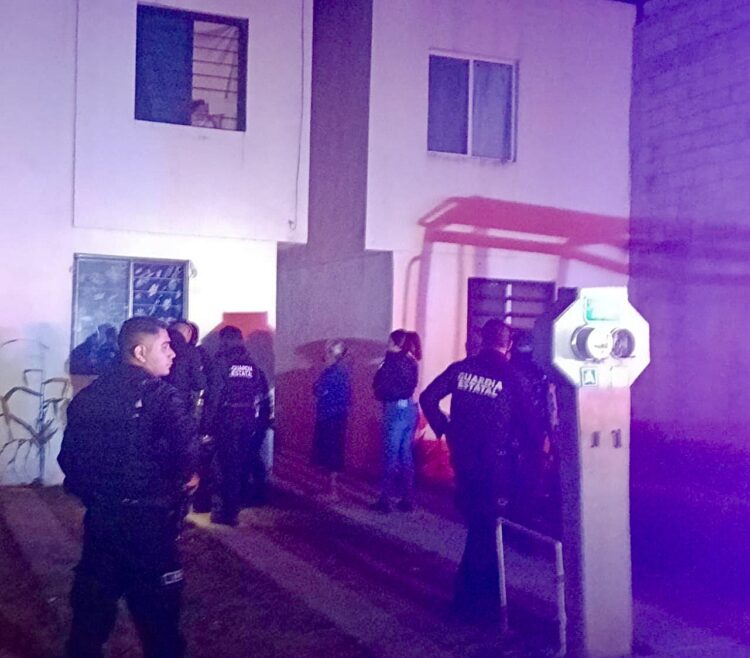 Reporta niña violencia familiar al 911