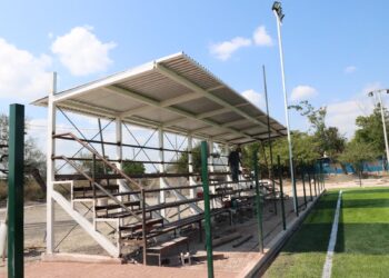 Construye Gobierno del Estado espacio público multideportivo en Estación Manuel