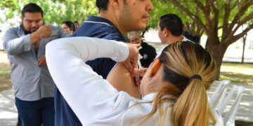 SSPT e ISSSTE realizan campaña de vacunación en Complejo Estatal de Seguridad Pública