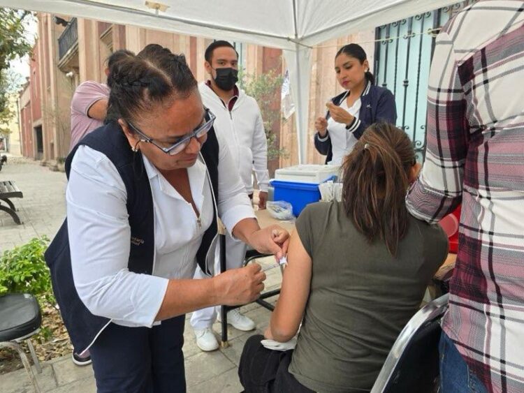 Mantiene Sector Salud vacunación intensiva y Equipo de Respuesta Rápida para contención del sarampión