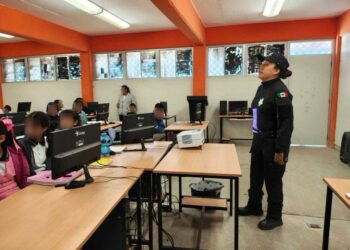 Imparte Guardia Estatal Cibernética plática preventiva en secundaria de Altamira