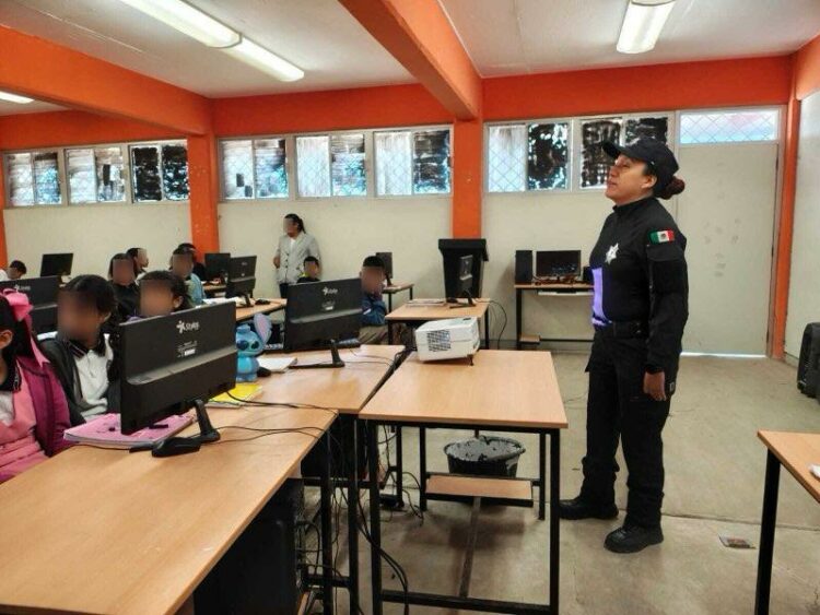 Imparte Guardia Estatal Cibernética plática preventiva en secundaria de Altamira