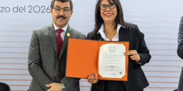 Rinde Laura Jiménez Ferretiz protesta como directora de la FCAT-UAT