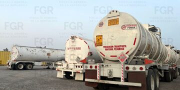 Asegura FGR 2.1 millones de huachicol, tractocamiones y un inmueble en Reynosa