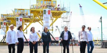 Acompaña Américo Villarreal a Claudia Sheinbaum en conmemoración de la Expropiación Petrolera