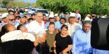 Reconocen ejidatarios de Llera respaldo de Américo ante problemática con empresa eólica