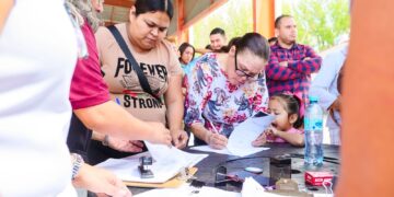 Entrega SEBIEN apoyos sociales en Cruillas