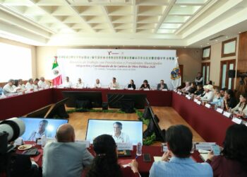 Recibe Américo cartera de proyectos 2026 y exhorta a munícipes a ejercer recursos con honestidad