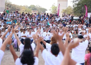 Américo y María de Villarreal reconocen la historia y el trabajo de las despicadoras de Tamaulipas