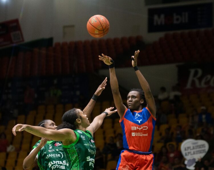 Correcaminos cede el primero de la serie