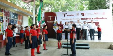 Entrega gobernador obras por 4 mdp además de mobiliario escolar