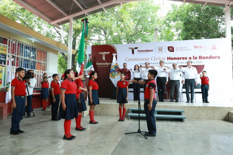 Entrega gobernador obras por 4 mdp además de mobiliario escolar