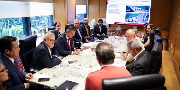 Gestiona Américo Villarreal infraestructura ferroviaria y carretera en Tamaulipas