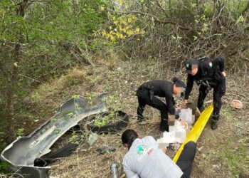 Cinco lesionados en volcadura en la Carretera Federal 101