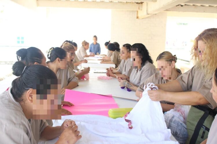 Concluyen cursos de capacitación laboral y psicología en el CEDES Altamira