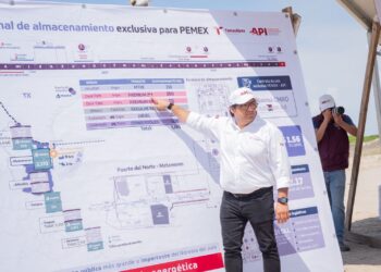 Constatan Américo Villarreal y titular de Sedatu urbanización en Puerto del Norte en Matamoros