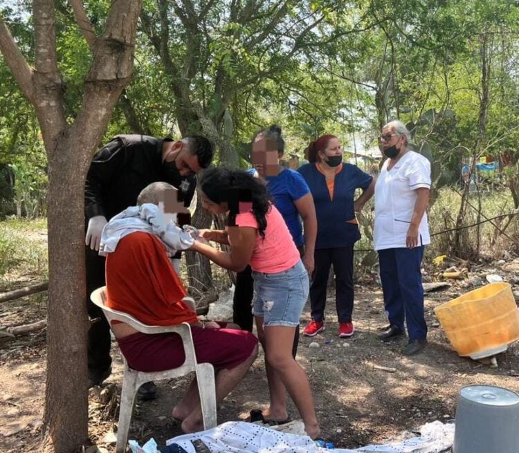 Guardia Estatal y DIF brindan apoyo a persona vulnerable en Abasolo