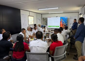Sector pesquero y autoridades dialogan sobre proyecto energético en el golfo