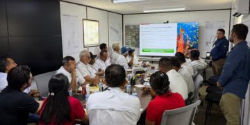 Sector pesquero y autoridades dialogan sobre proyecto energético en el golfo