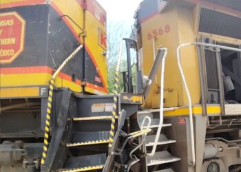 Choque de locomotoras en Nuevo Laredo deja un lesionado