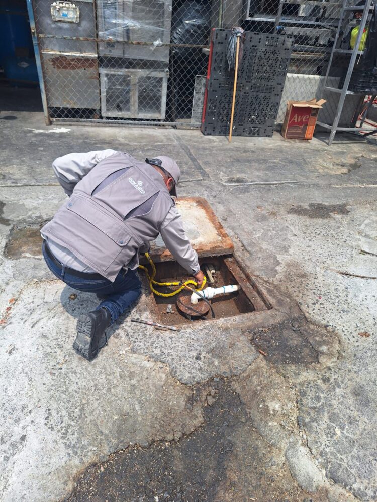 Conagua clausura pozo ilegal en restaurante de San Nicolás, por extracción irregular de agua