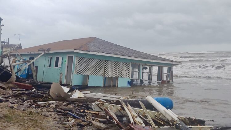 Colapsa restaurante en Playa Bagdad, se reportan 15 lesionados