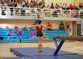Entrega Gobierno equipo de gimnasia artística a atletas de la Unidad Deportiva Tampico