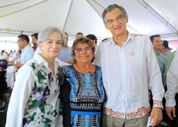 Américo y María de Villarreal benefician a miles en González a través de la brigada Transformando Familias