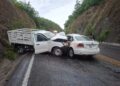 10 personas lesionadas y una más sin vida deja accidente carretero