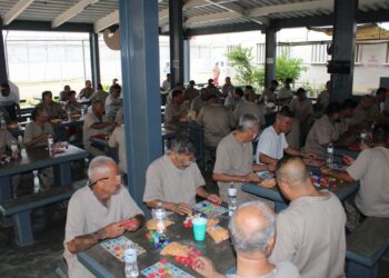 Celebran Día del Padre en CEDES Laredo con lotería y convivencia