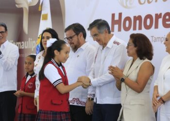 Trabajamos para que haya mejores escuelas y más oportunidades para todas y todos: Américo