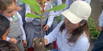 Llevan educación ambiental y cultura forestal a estudiantes de Antiguo Morelos