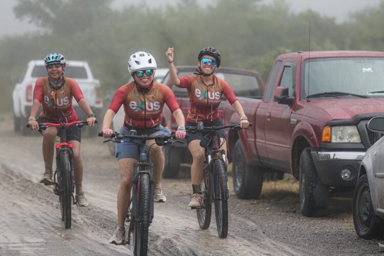 Participa SEDENER en rodada ciclista por el Día Mundial del Viento
